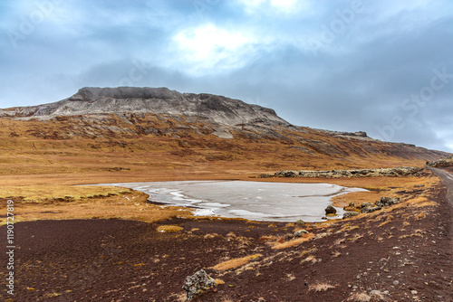 Obraz na płótnie The landscape around the Ytri-Raudarmelskula volcano on the west of the island of Iceland w salonie