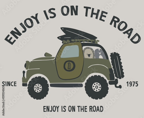 jeep verde 4x4 todo con animales dentro y frase inspiradora