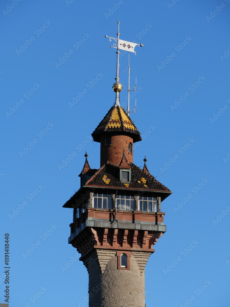Aussichtsturm der Frankenwarte auf dem Nikolausberg bei Würzburg Aussichtsturm der Frankenwarte auf dem Nikolausberg bei Würzburg
