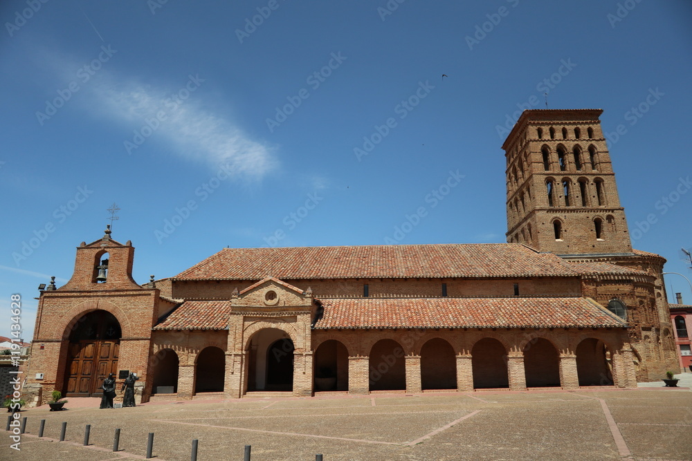 Fototapeta premium Iglesia de San Lorenzo, Sahagún. León. Estilo románico mudéjar.