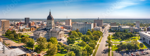 Obraz na płótnie Aerial panorama of Topeka and Kansas State Capitol. Topeka is the capital city of the U.S. state of Kansas and the county seat of Shawnee County w salonie
