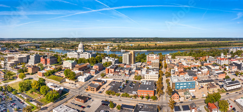 Obraz na płótnie Aerial panorama of Jefferson City, Missouri. Jefferson City is the capital of the U.S. state of Missouri w salonie