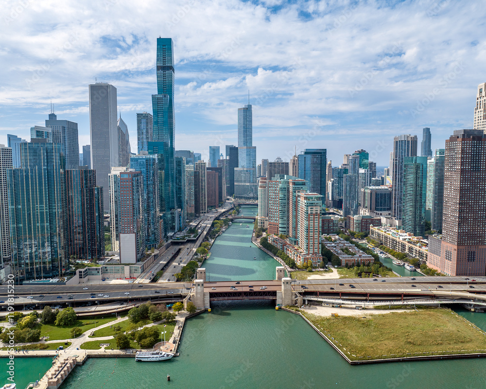 Fototapeta premium Aerial View of Chicago's Skyline and River. September 2023.