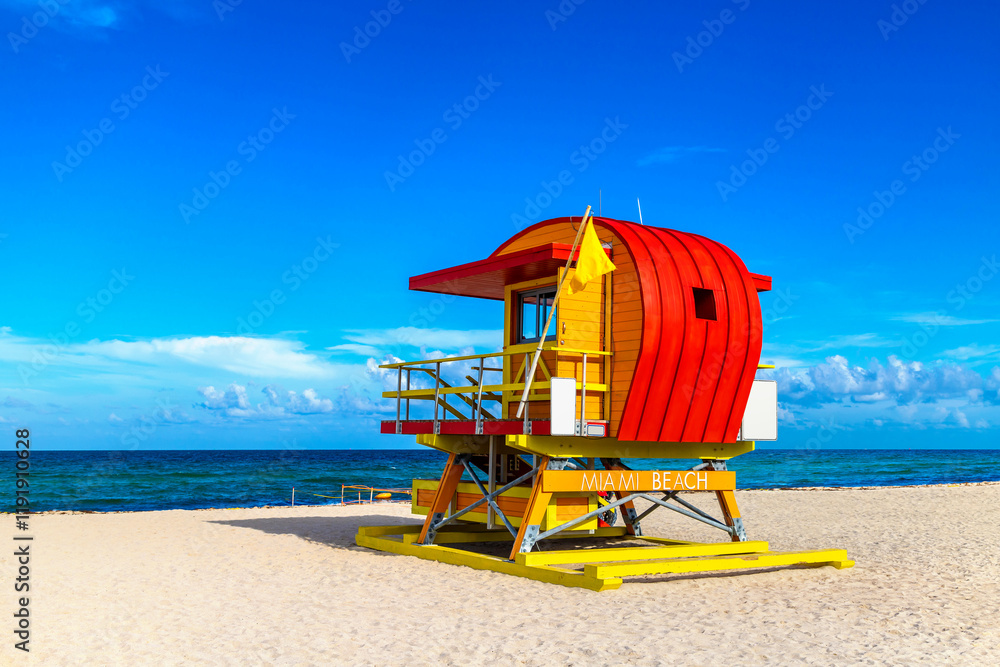 Fototapeta premium Lifeguard tower in Miami Beach