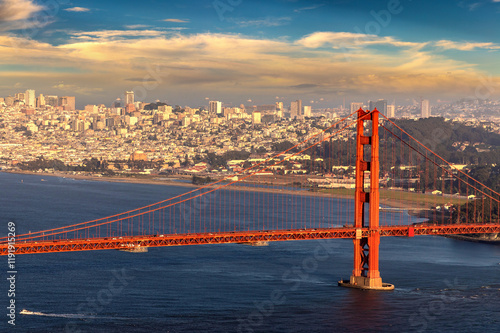 Wallpaper Mural Golden Gate Bridge in San Francisco Torontodigital.ca