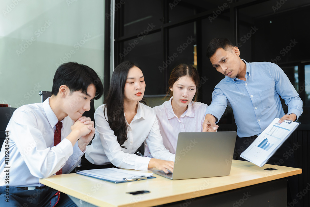 Working diversity, business team are under stress from working for poor work. Working diversity, business team are under stress from working for poor work.