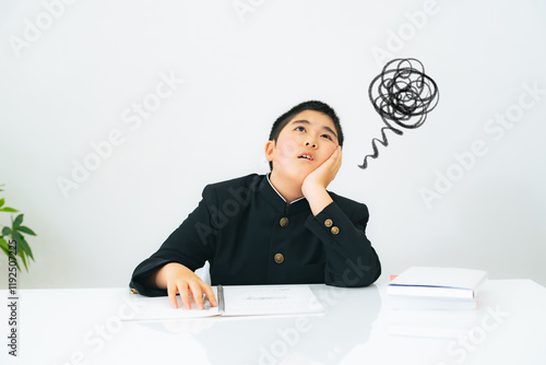 be depressed, disappointed, regret, student, male, man, japanese, asian, be troubled, dissatisfied, fail, exam, examinee, junior high school student, high school student, gloomy, stress, think, worry,