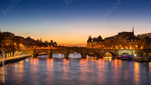 Photography Paris Sunrise with the Pont Neuf and Ile de la Cité
