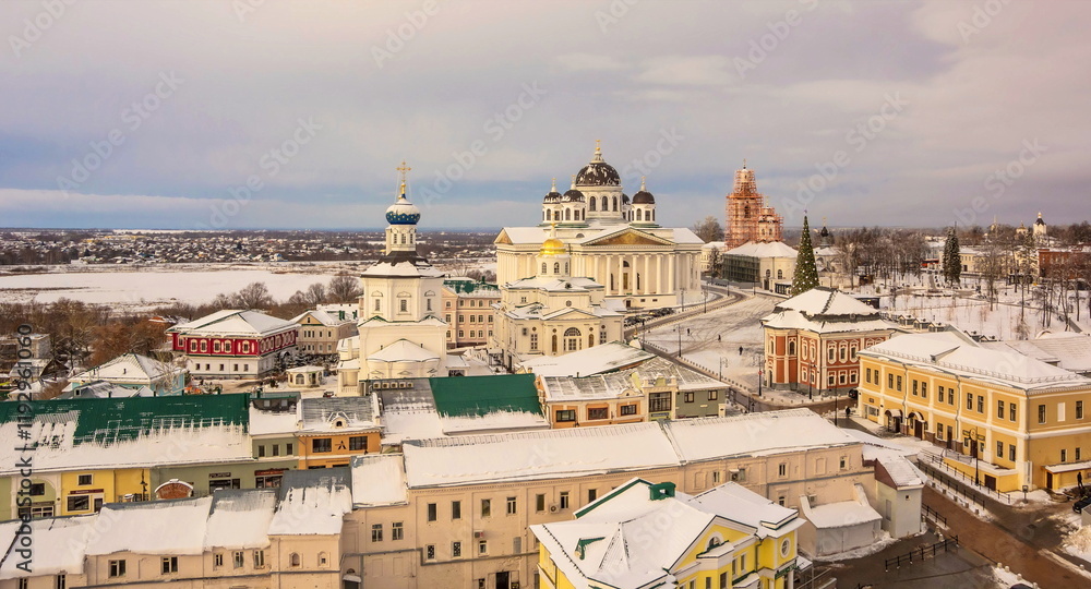 Obraz premium Top view of the ancient Russian city of Arzamas with the Cathedral of the Resurrection