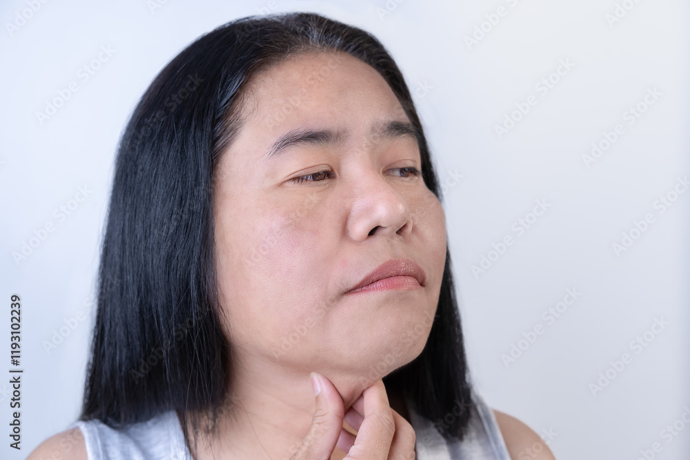 Women have no self-confidence. Experience fat under the chin, cellulite, facial problems, excess fat, double chin, cellulite skin, weight loss ideas. and polite care. Women have no self-confidence. Experience fat under the chin, cellulite, facial problems, excess fat, double chin, cellulite skin, weight loss ideas. and polite care.
