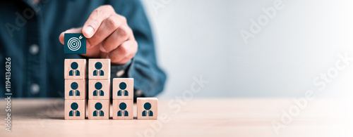 Valokuva leader and followers pointing