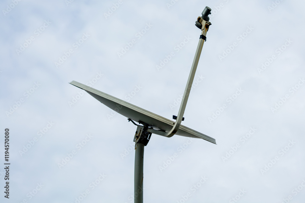 Parabolic antenna for receiving television signals Parabolic antenna for receiving television signals