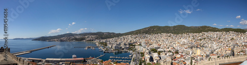 Panoramaansicht von Kavala in Griechenland am Golf von Thasos photo