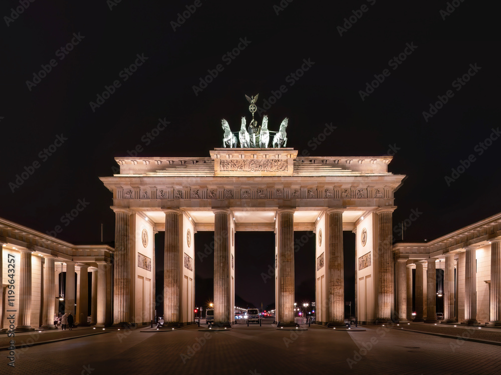 Obraz premium Panoramic view of the Brandenburg Gate, Berlin (Germany)