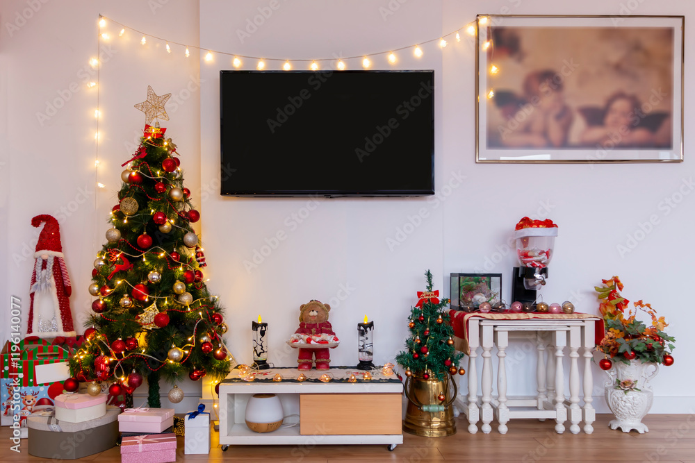 Obraz premium Beautiful Christmas-styled living room with Christmas tree and decorations and ornaments.