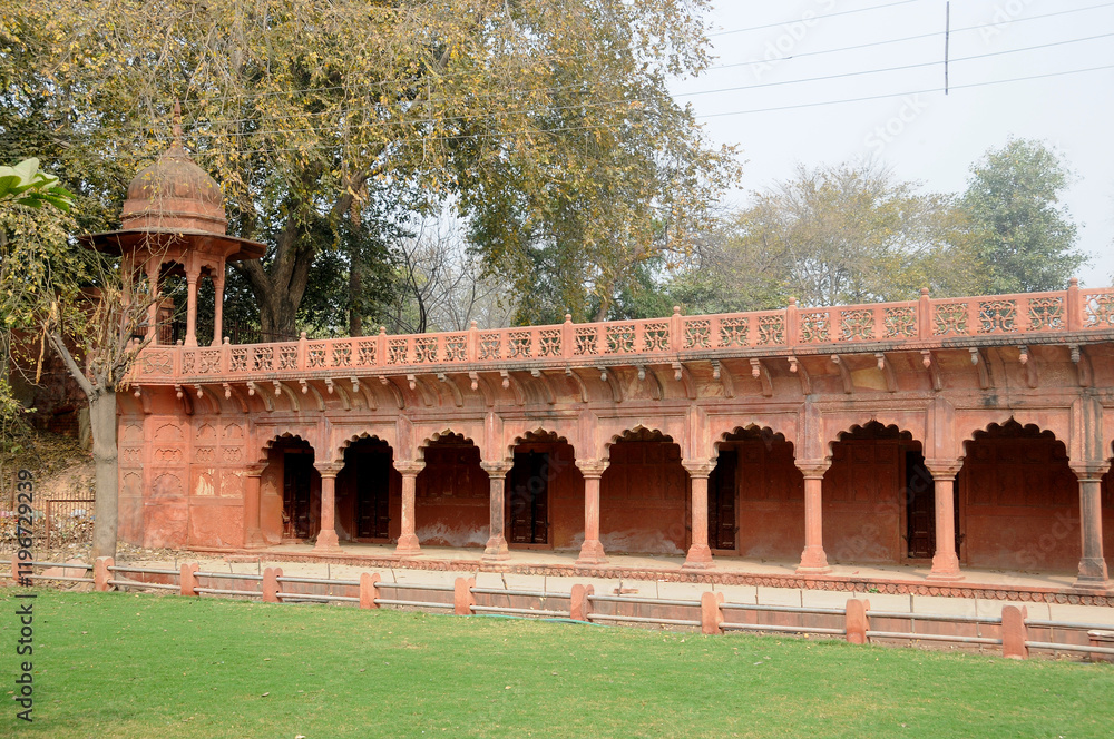 Obraz premium Bulding around The Taj Mahal, UNESCO World Heritage Site.