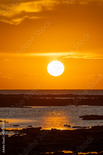 Obraz na płótnie Rota, Stadt im Südwesten, Spanien, Andalusien in der Provinz Cádiz / Costa de la Luz / Strand im Sonnenuntergang w salonie
