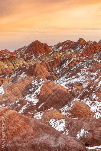 Fotografie Vibrant Danxia landform in Zhangye Gansu transforms into a winter wonderland aft