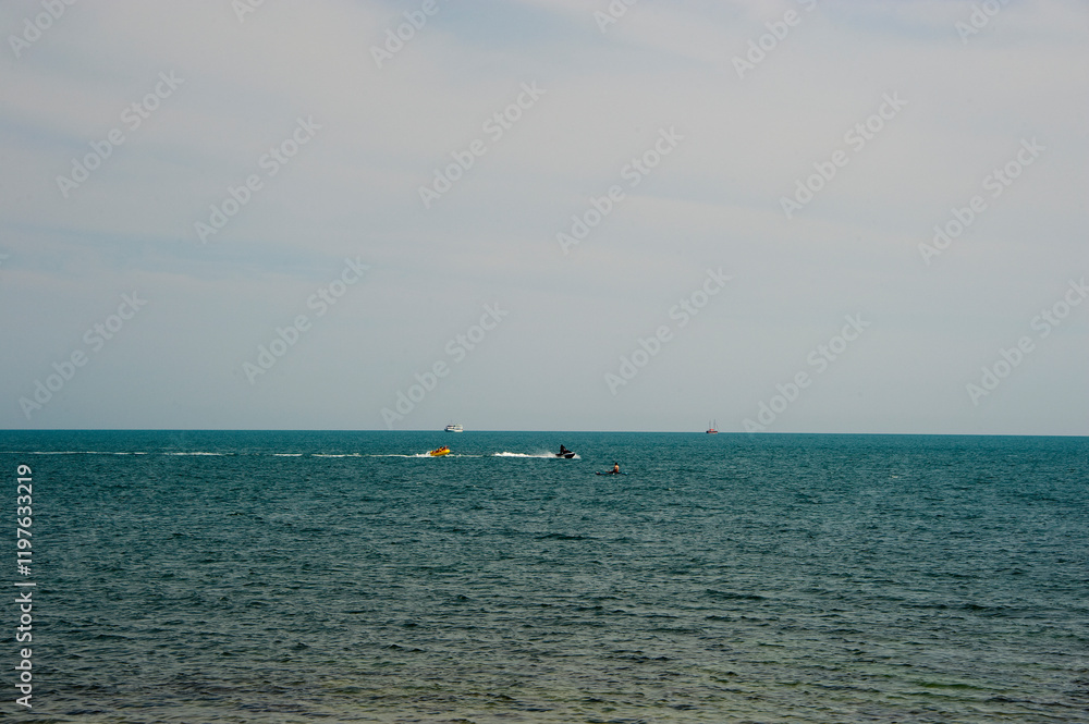 Obraz premium Water recreation on the sea coast is very popular.