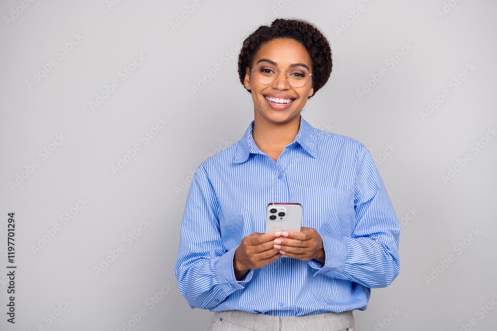 Photo portrait of pretty young bussinesswoman hold telephone wear trendy formalwear isolated on gray color background Photo portrait of pretty young bussinesswoman hold telephone wear trendy formalwear isolated on gray color background