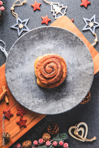 Obraz na płótnie Cinnamon Rolls brioches or cinnamon rolls with icing sugar and cream cheese - decorated for Christmas w salonie
