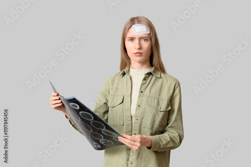 Young woman with brain conc...
