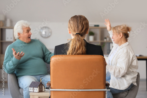 Female divorce lawyer with ...