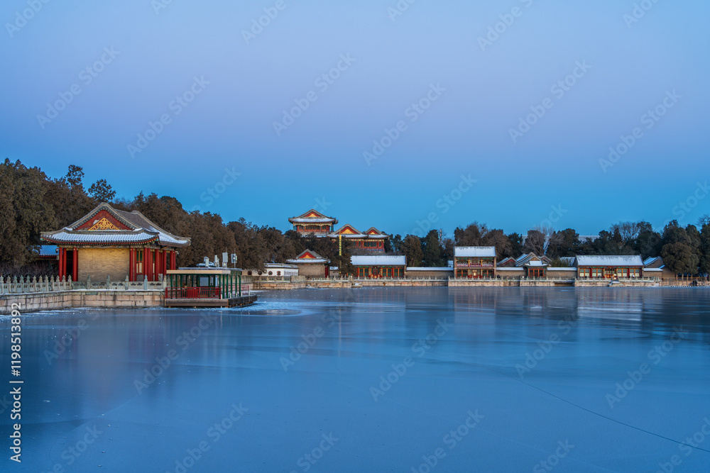 Obraz premium Chinese ancient architecture in Beijing Summer Palace