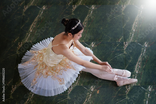 Obraz na płótnie Young girl ballet performer in beautiful scene at Chiang Mai, Thailand.. w salonie