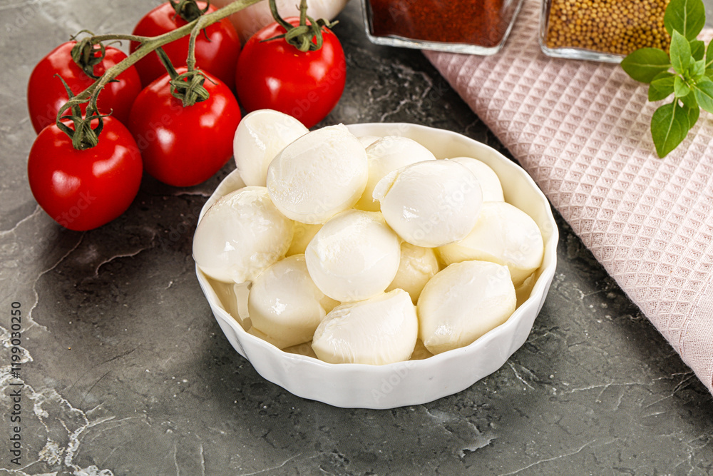 Mini mozarella cheese bolls heap Mini mozarella cheese bolls heap
