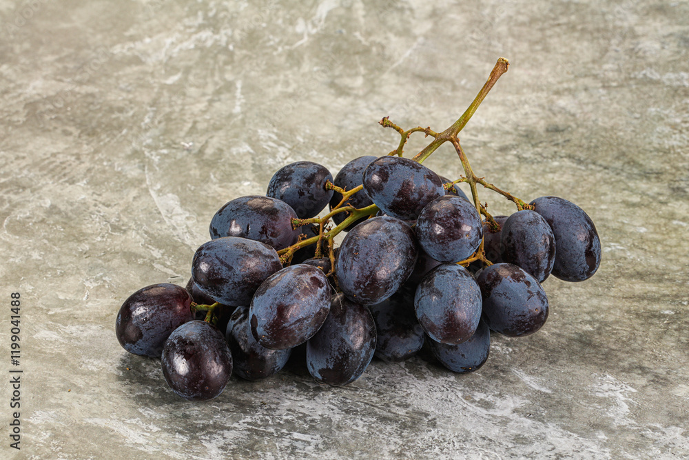 Fototapeta premium Blue juicy sweet ripe Grape bunch