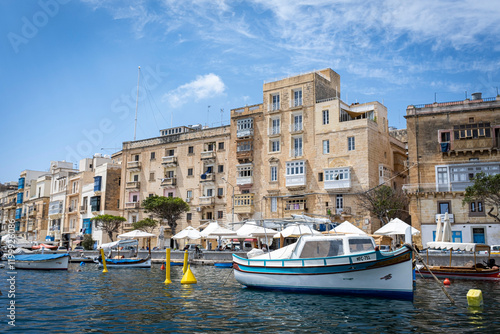 Grand Harbour La Valletta Malta Vittoriosa Cospicua photo