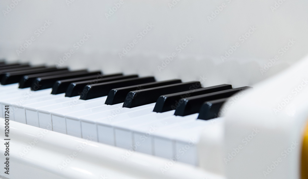 Naklejka premium Close up of piano keys