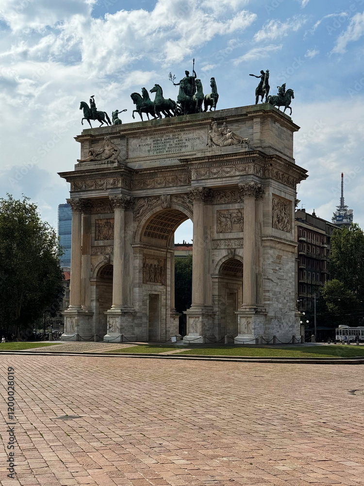 Fototapeta premium Arch of Peace (Arco della Pace), Sempione square in Milan, Italy