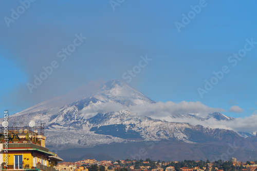 Obraz na płótnie Mount Etna Volcano, december. Catania, Sicily, Italy w salonie