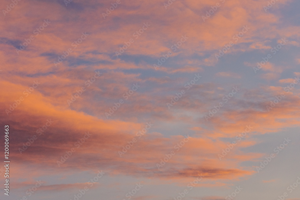 Obraz premium Evening sky of Lensbygda, Toten, Norway, in January 2025.