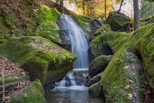 Fototapeta Naklejka Na Ścianę i Meble -  Wodospad Roztoki w Stryszawie