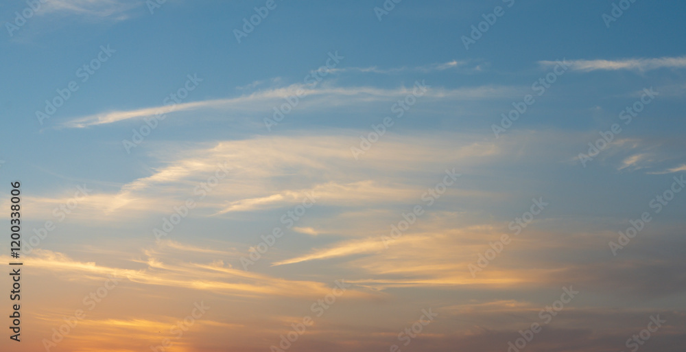 Fototapeta premium Sunset golden hour sky and cloud view