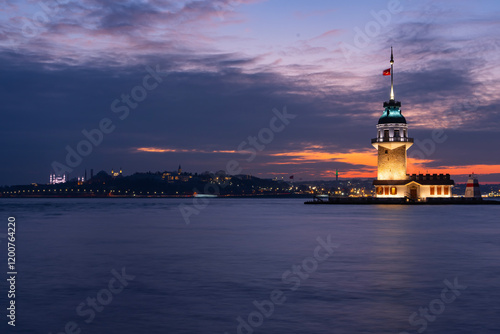 Wallpaper Mural Maiden's Tower Photo, Uskudar Istanbul, Turkiye (Turkey) Torontodigital.ca