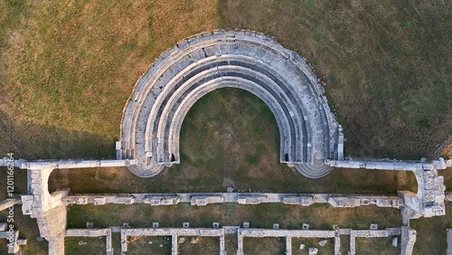 Il Teatro e il Tempio Italico, sito archeologico di Pietrabbondante, Isernia, Molise, Italia.
Ripresa aerea dell'area archeologica con i resti delle fortificazioni sannitiche
 photo