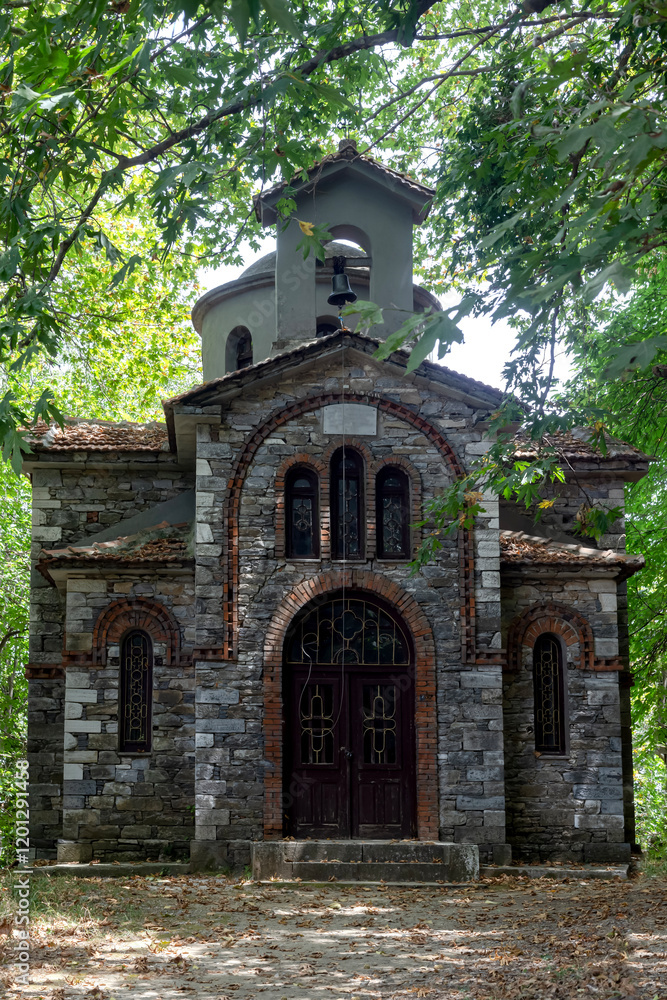 Obraz premium Small, stone church in the forest (Greece; Pelion)