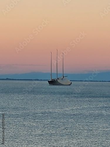 Schiff im Morgenrot
