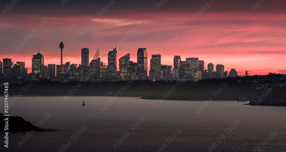 Fototapeta premium Breathtaking Skyline of Sydney by Dusk