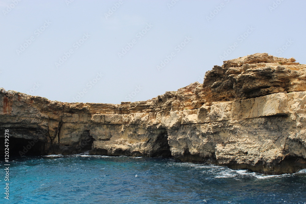 Obraz premium sea and rocks in sea 