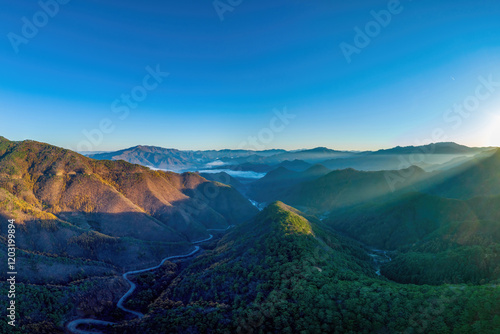 도로,숲,봉우리,능선,소백산,보발재,백자리,단양군,충북 photo