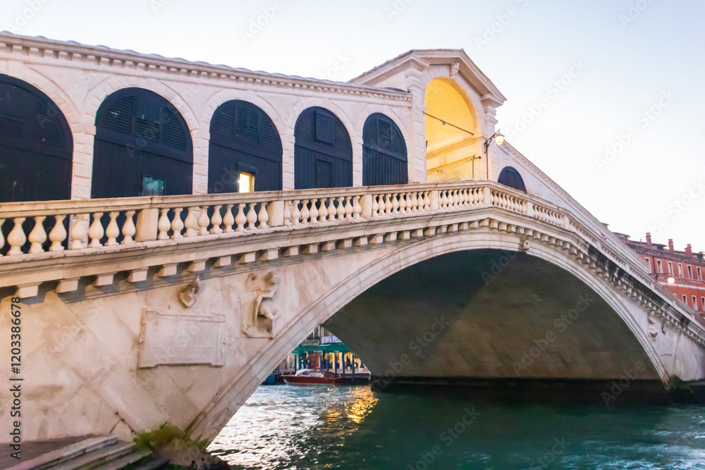Rialto Bridge through Grand Canal in Venice, Italy Rialto Bridge through Grand Canal in Venice, Italy