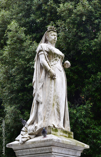 Statue Of Queen Victoria in Town Hall Square, Reading, Berkshire, England, UK