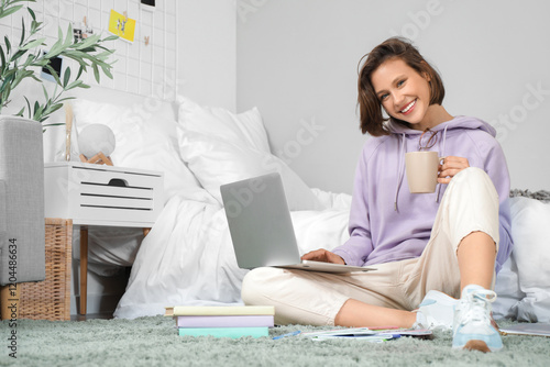 Smiling young woman in a co...
