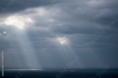 Wallpaper Mural 바다에 빛이 쏟아져내리는 멋진 풍경 Torontodigital.ca