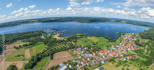 Sonniger Sommertag am Großen Brombachsee rund um das Seezentrum Ramsberg photo